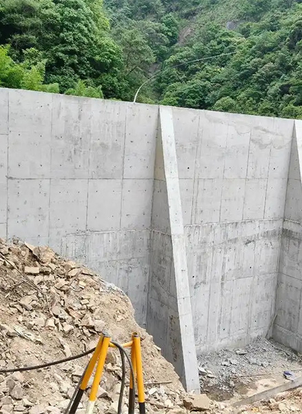 邢台南和县重力式挡土墙